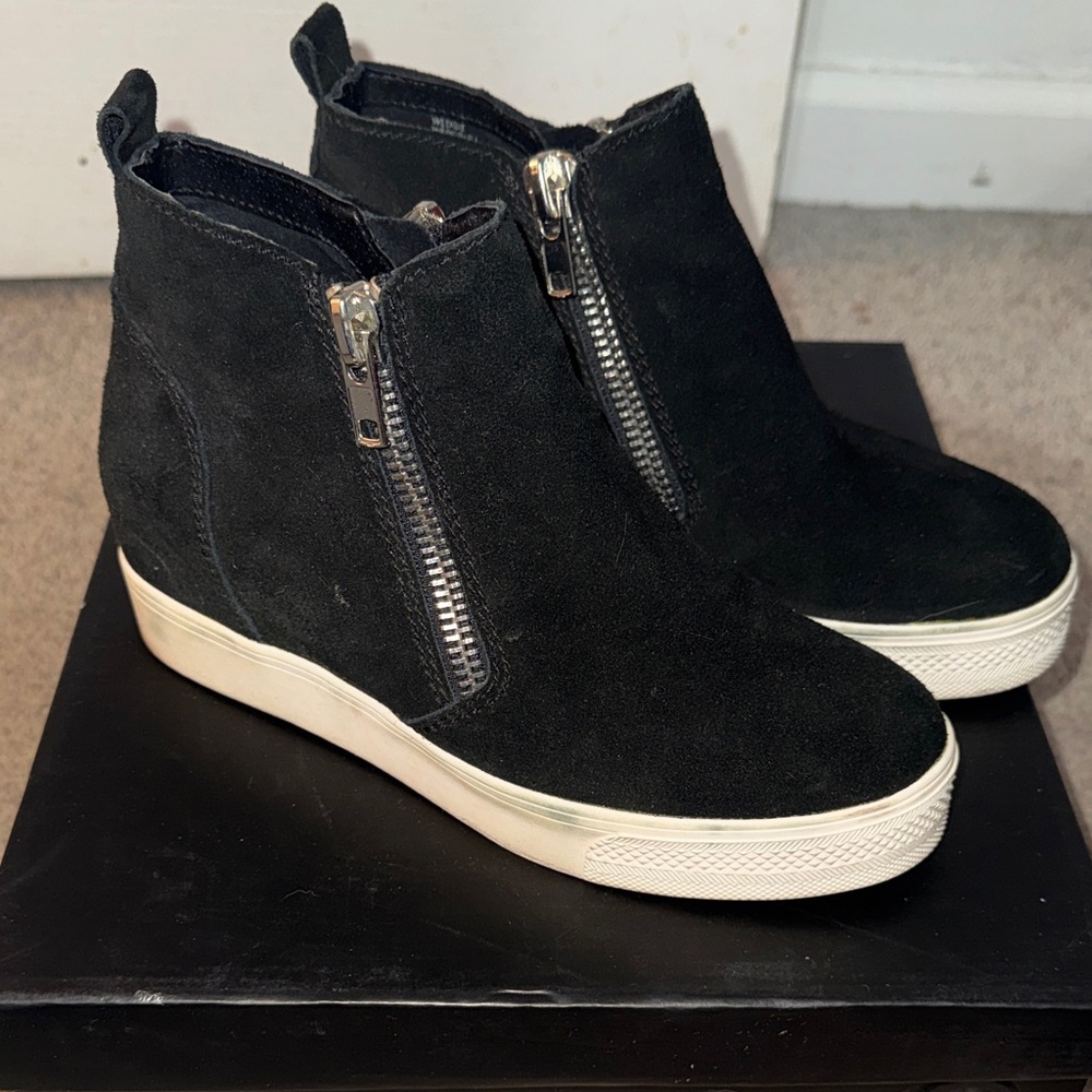 Steve Madden Black Suede wedge Sneakers